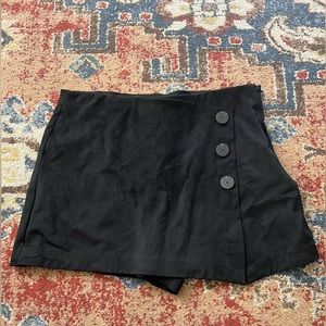 Zara black felt skort